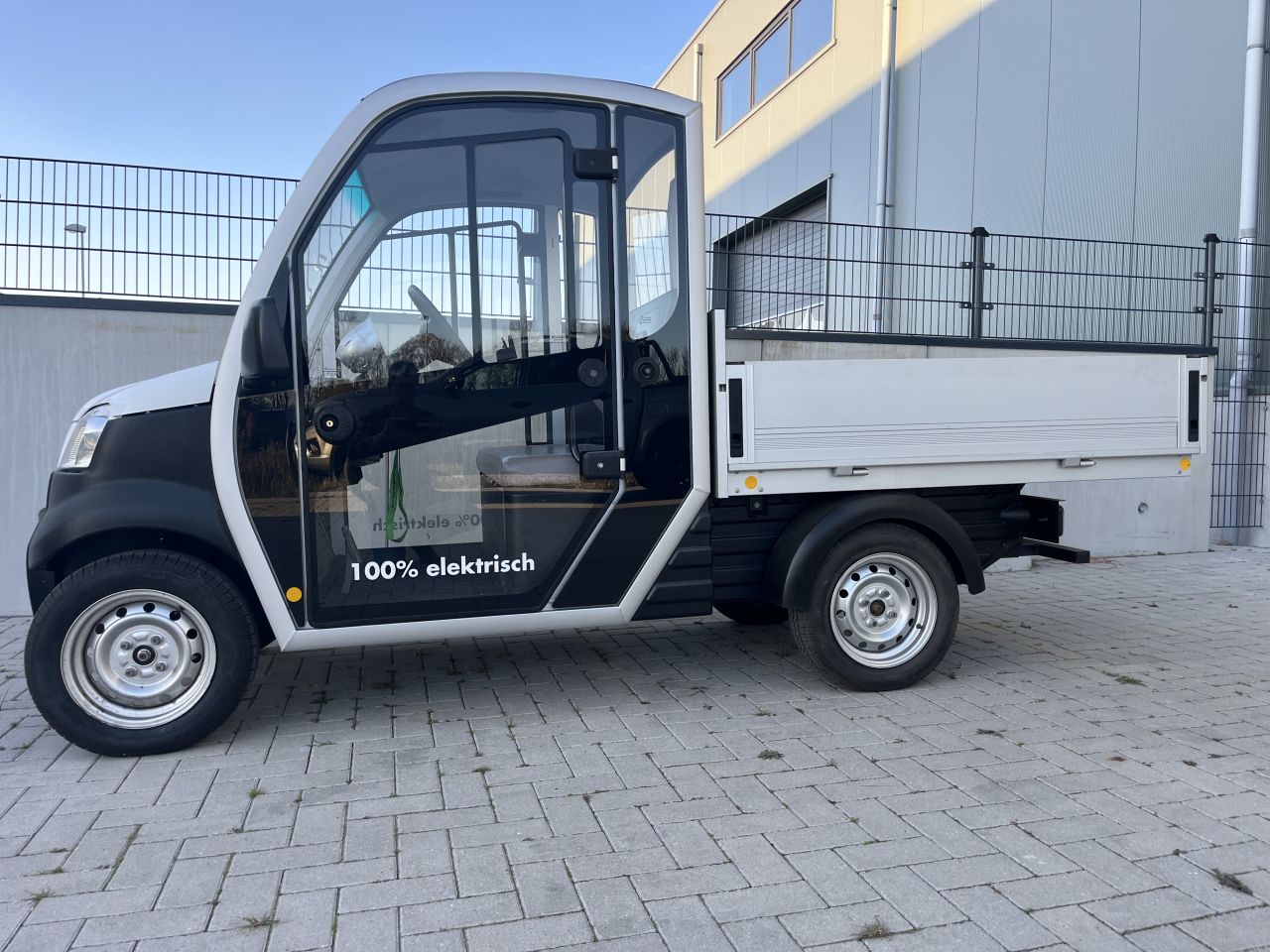Garia Cargo truck