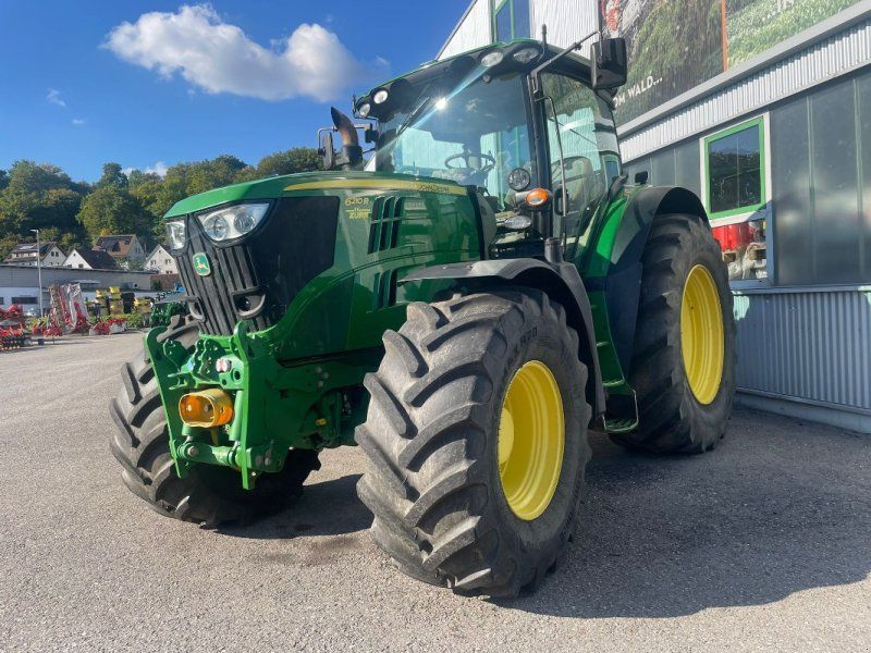 John Deere 6210R