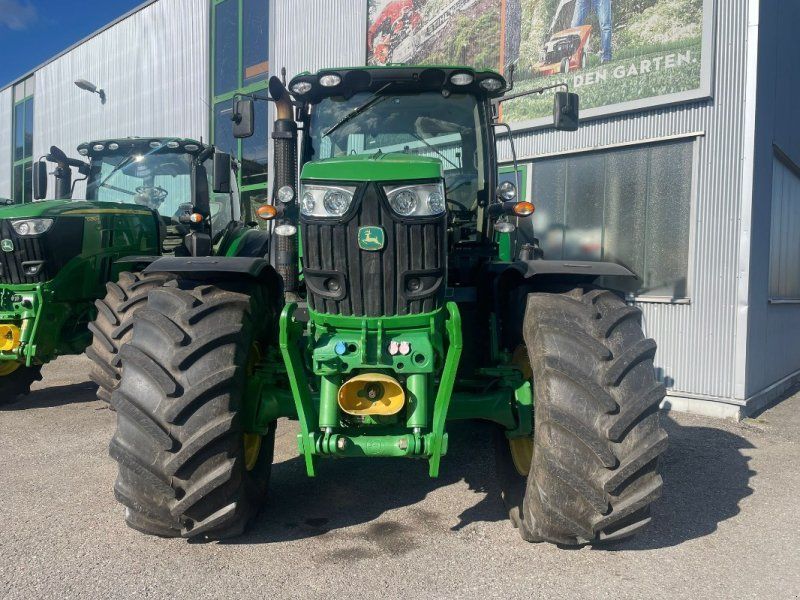 John Deere 6210R