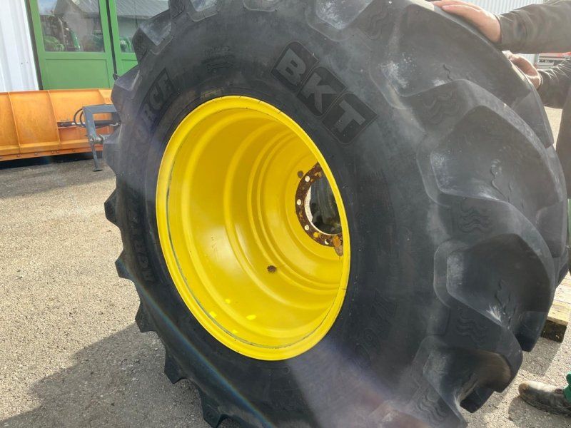 BKT 600/70 R28 IF 164D