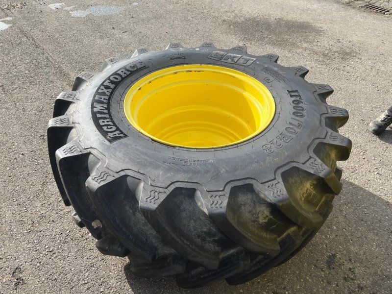 BKT 600/70 R28 IF 164D