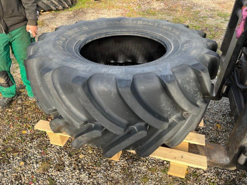 Firestone 540/65 R24 MaxiTraction 65