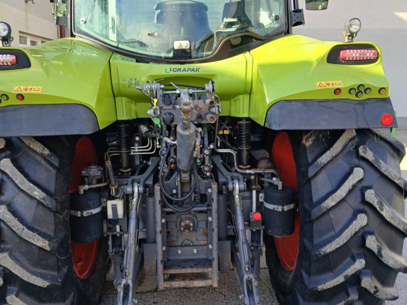 Claas Arion 550