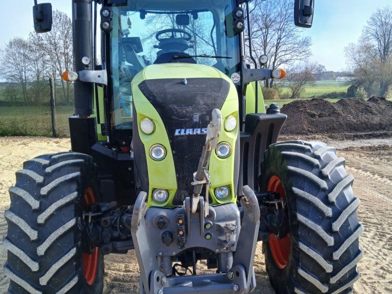 Claas Arion 550