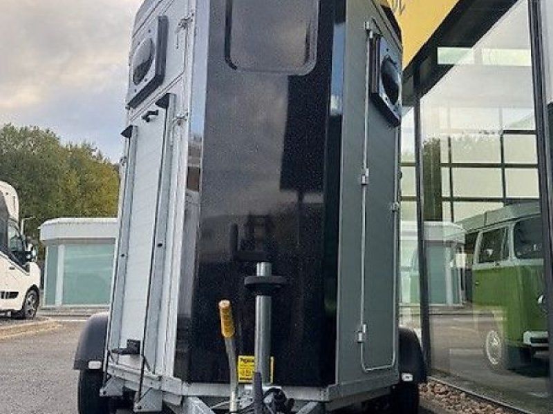 Humbaur Notos Alu Pferdeanhänger Frontausstieg 2,4t NEU