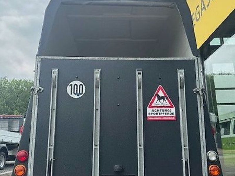 Thiel PLORER 2 Pferdeanhänger 2,4t Vollpoly