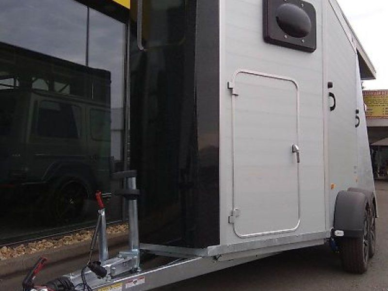 Humbaur Notos Alu Pferde Pferdeer 2,4t