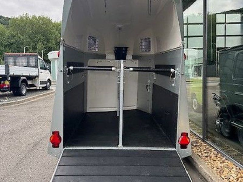 Humbaur Equitos Alu Plus Pferde  1. Hand 2,4t.