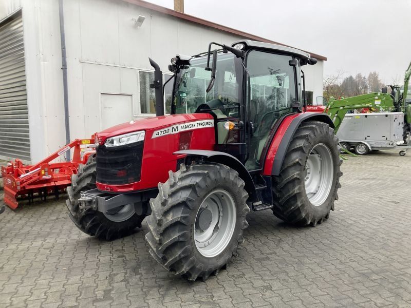 Massey Ferguson 4708 M ESSENTIAL