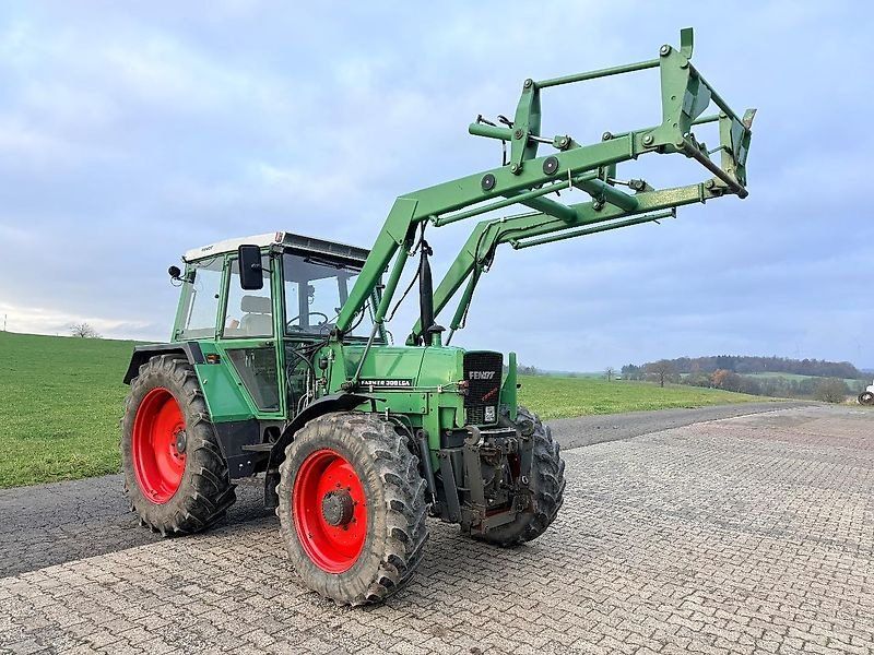Fendt 309 LSA mit Frontlader & Frontzapfwelle