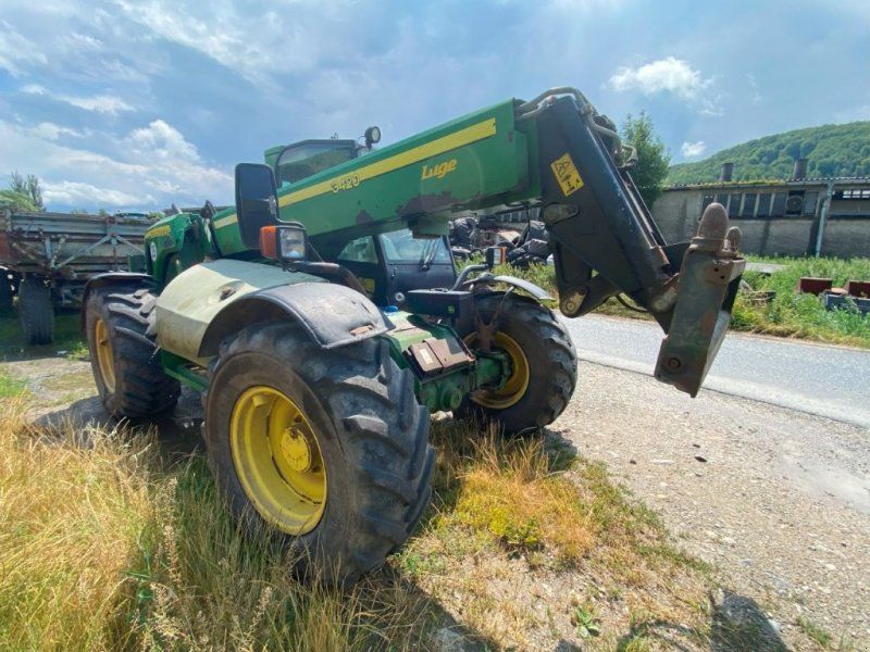 John Deere 3420