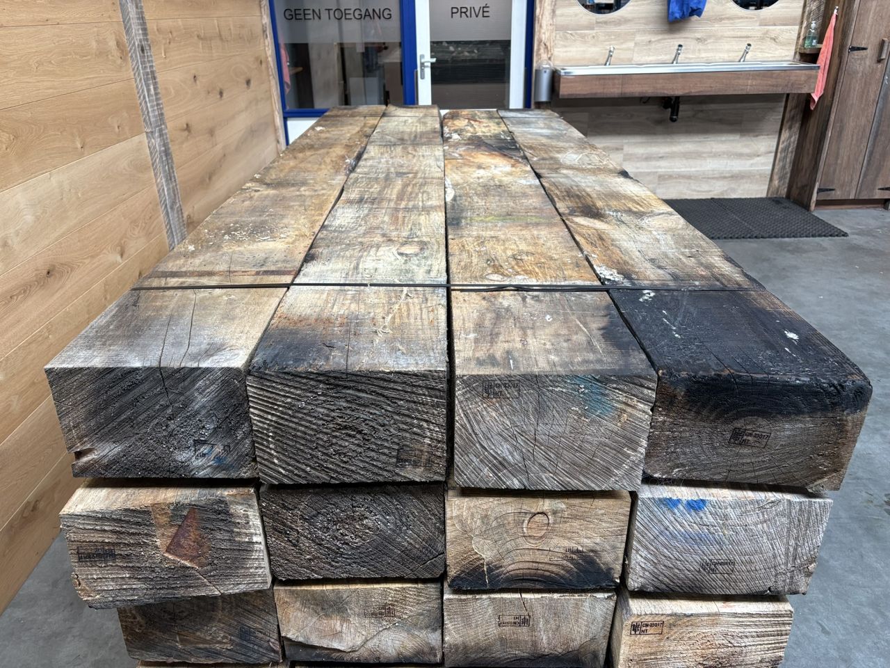 20x30 CM x 300 CM radiata pine balken gebruikt FSC balkhout