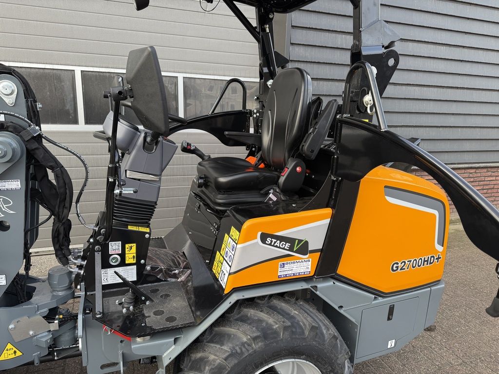 Giant G2700 HD + minishovel / kniklader NIEUW