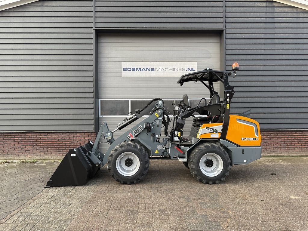 Giant G2700 HD + minishovel / kniklader NIEUW