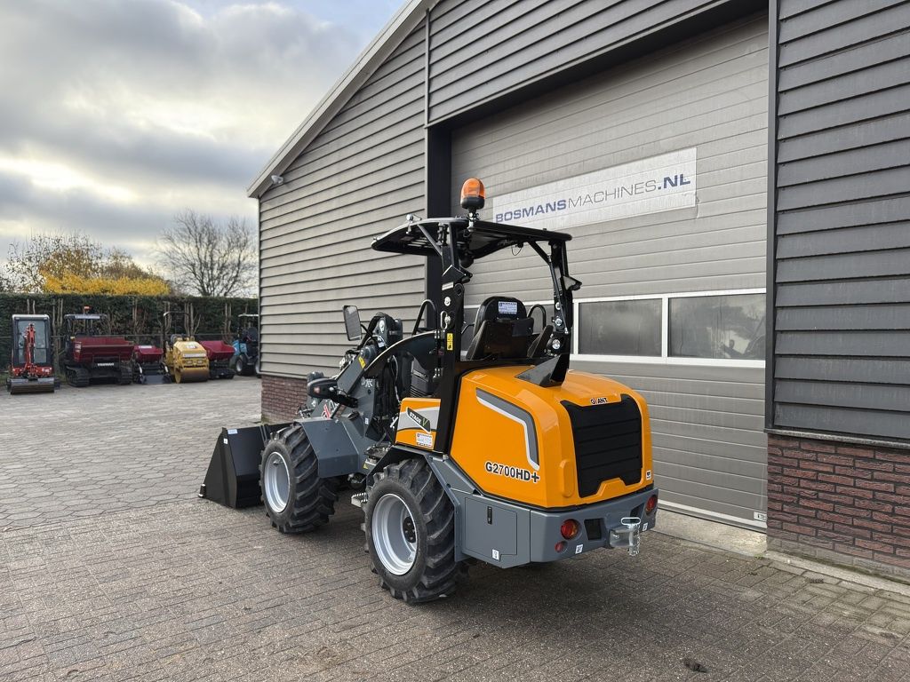 Giant G2700 HD + minishovel / kniklader NIEUW
