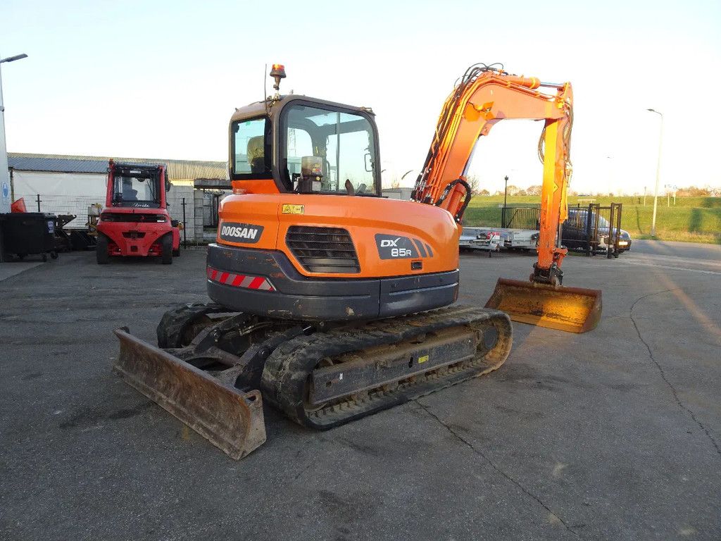 Doosan DX85R-3