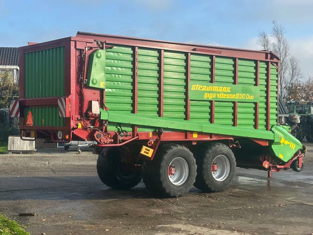 Strautmann Giga Vitesse III 3 Ladewagen Opraapwagen