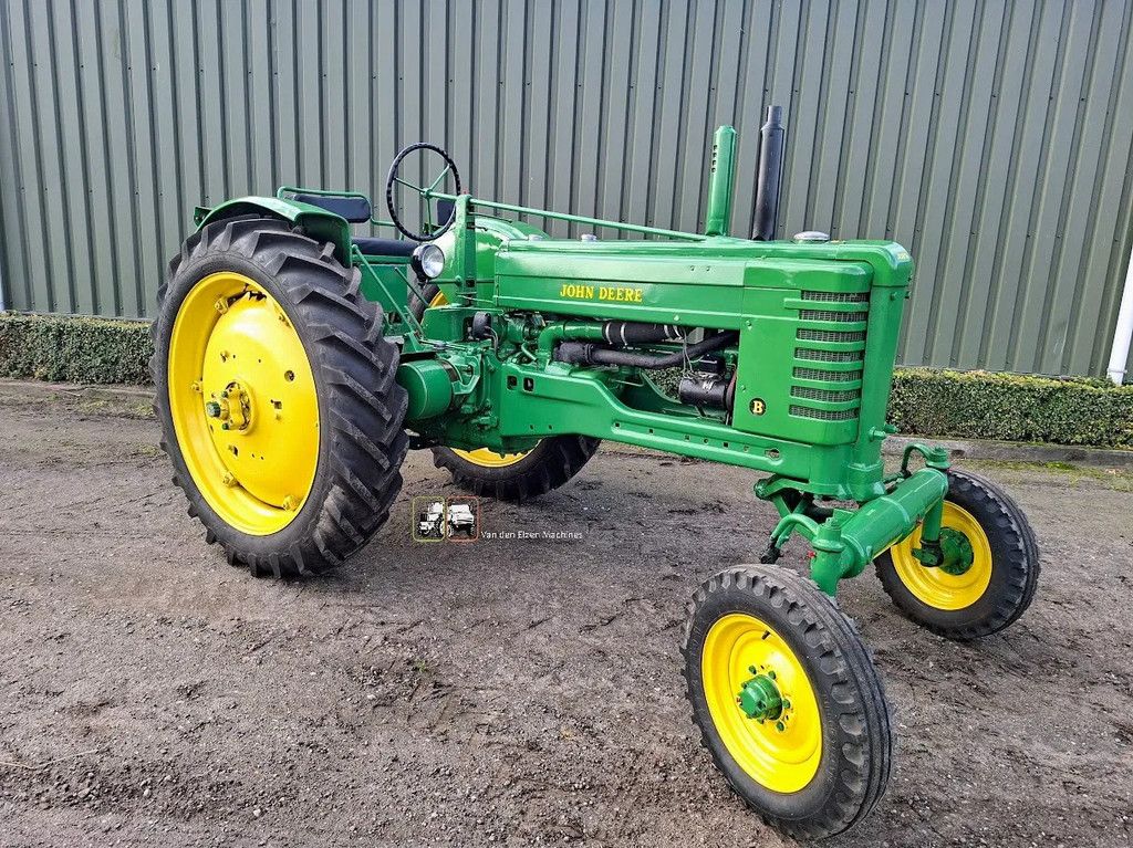 John Deere B