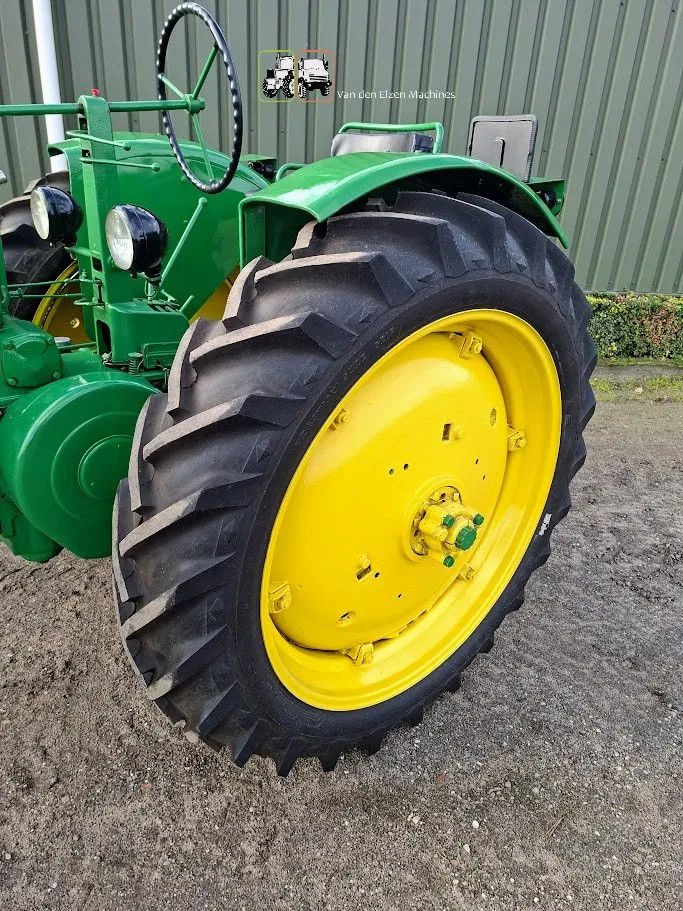 John Deere B