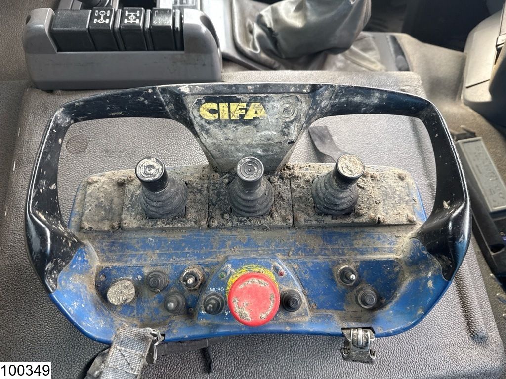 Renault Kerax 420 8x4, EURO 3, Cifa MK20, 9m3