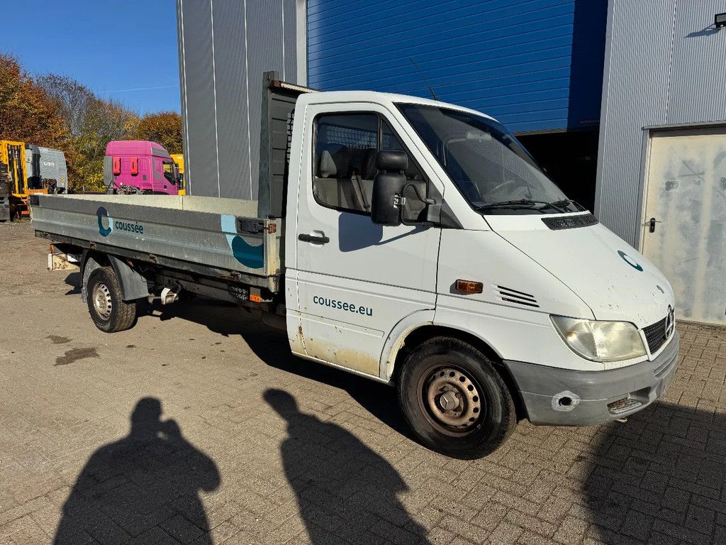 Mercedes-Benz Sprinter 311 **BELGIAN VAN-PLATEAU 4M**