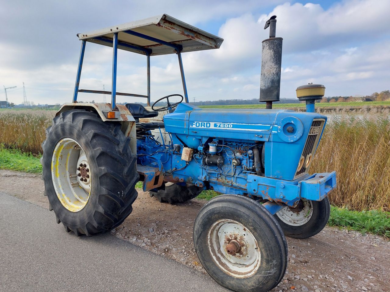Ford 7600 met zonnedak MARGE