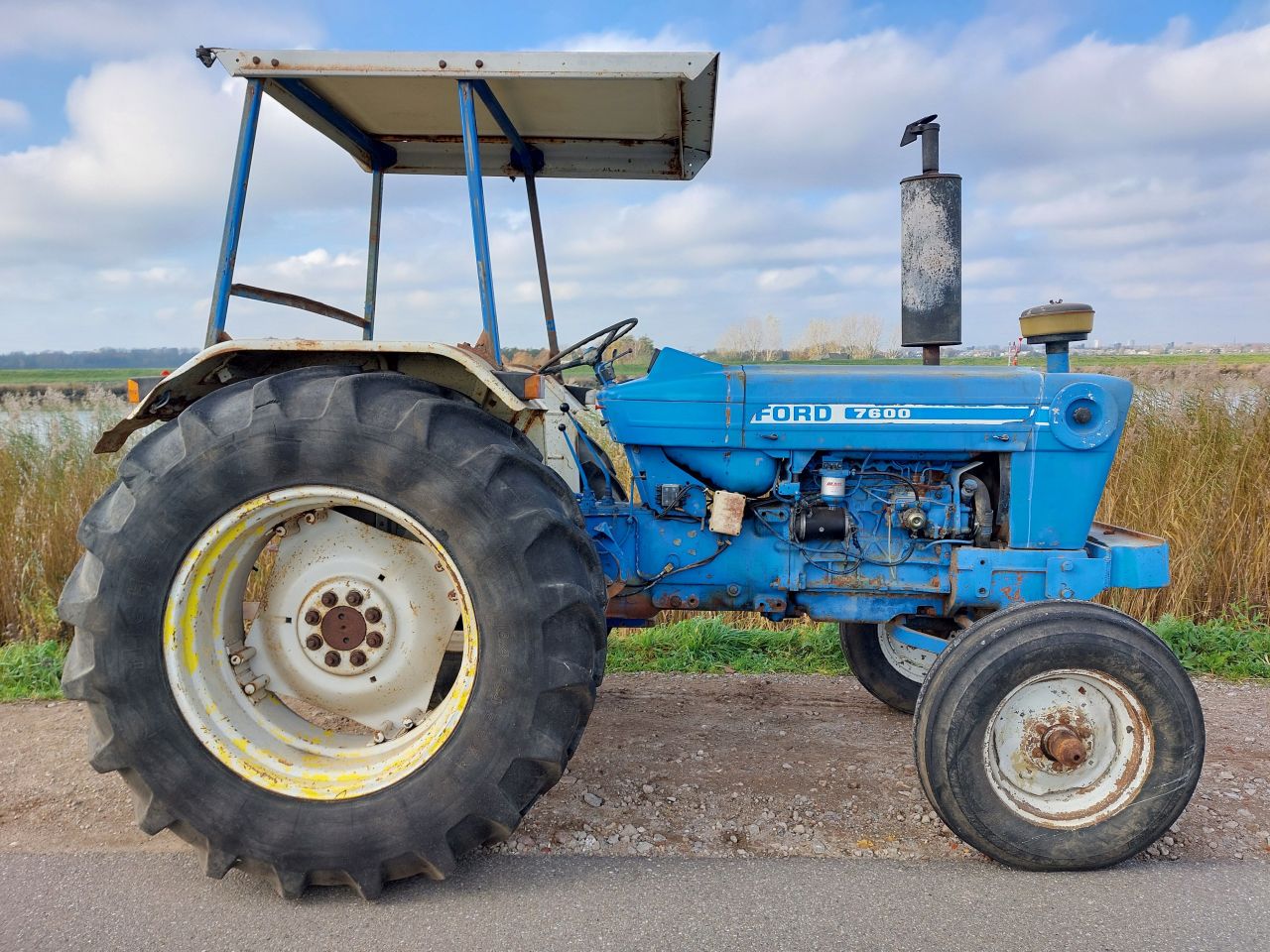 Ford 7600 met zonnedak MARGE