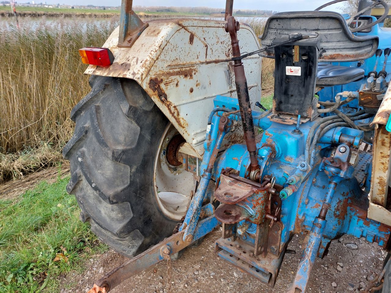 Ford 7600 met zonnedak MARGE
