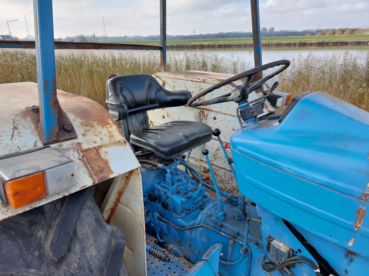 Ford 7600 met zonnedak MARGE