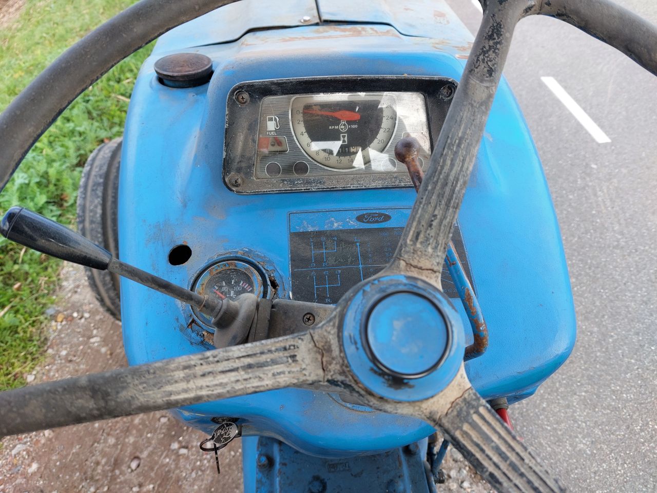 Ford 7600 met zonnedak MARGE