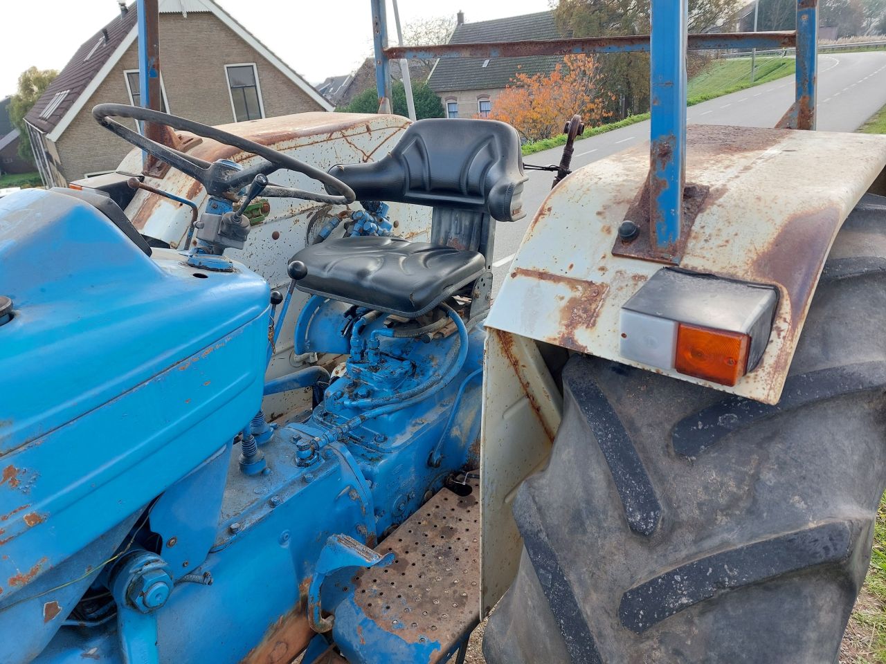 Ford 7600 met zonnedak MARGE