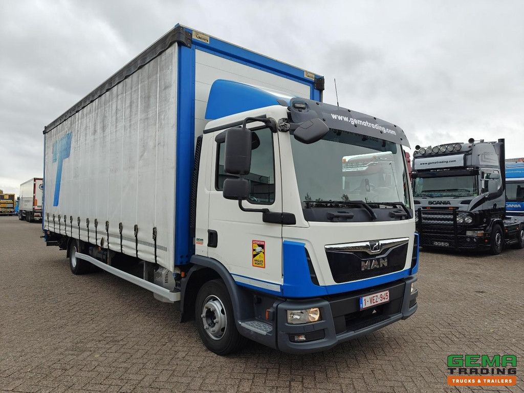 MAN TGL 12.250 4x2 Daycab Euro6 - 12T - Sliding tarpaulin 7.7m + Tail lift 1500kg - 3 seats - 125,000km!