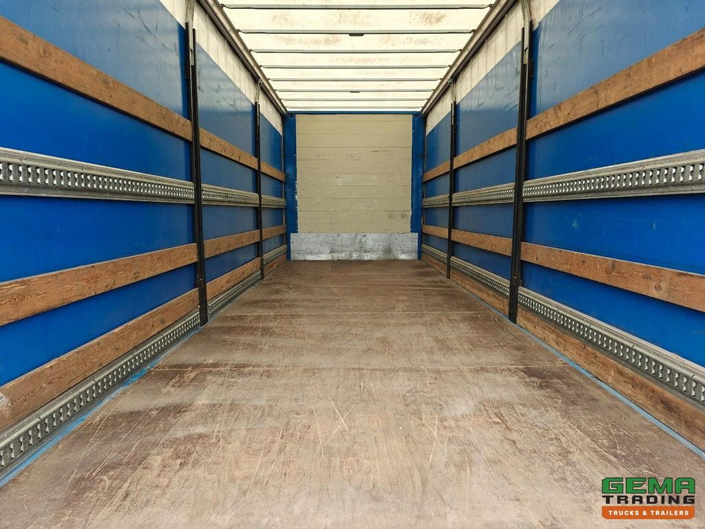 MAN TGL 12.250 4x2 Daycab Euro6 - 12T - Sliding tarpaulin 7.7m + Tail lift 1500kg - 3 seats - 125,000km!