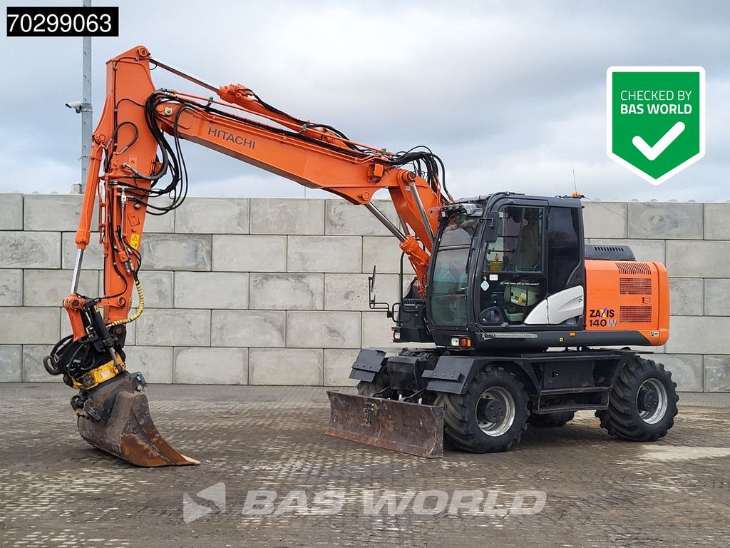 Hitachi ZX140W -5B Engcon Tiltrotator