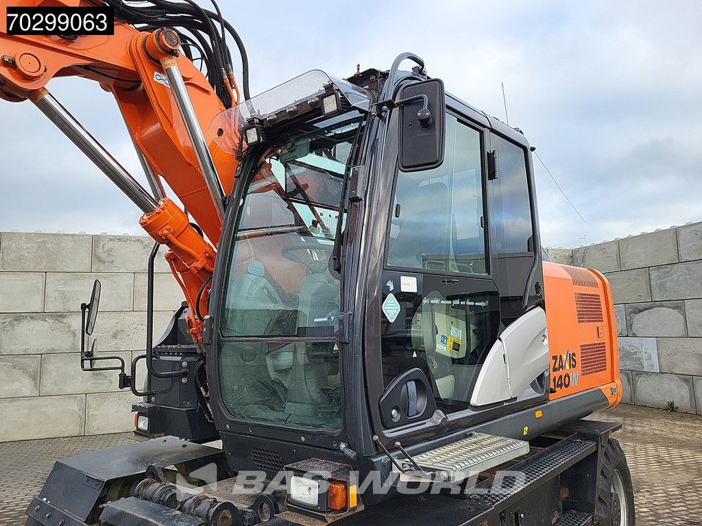 Hitachi ZX140W -5B Engcon Tiltrotator