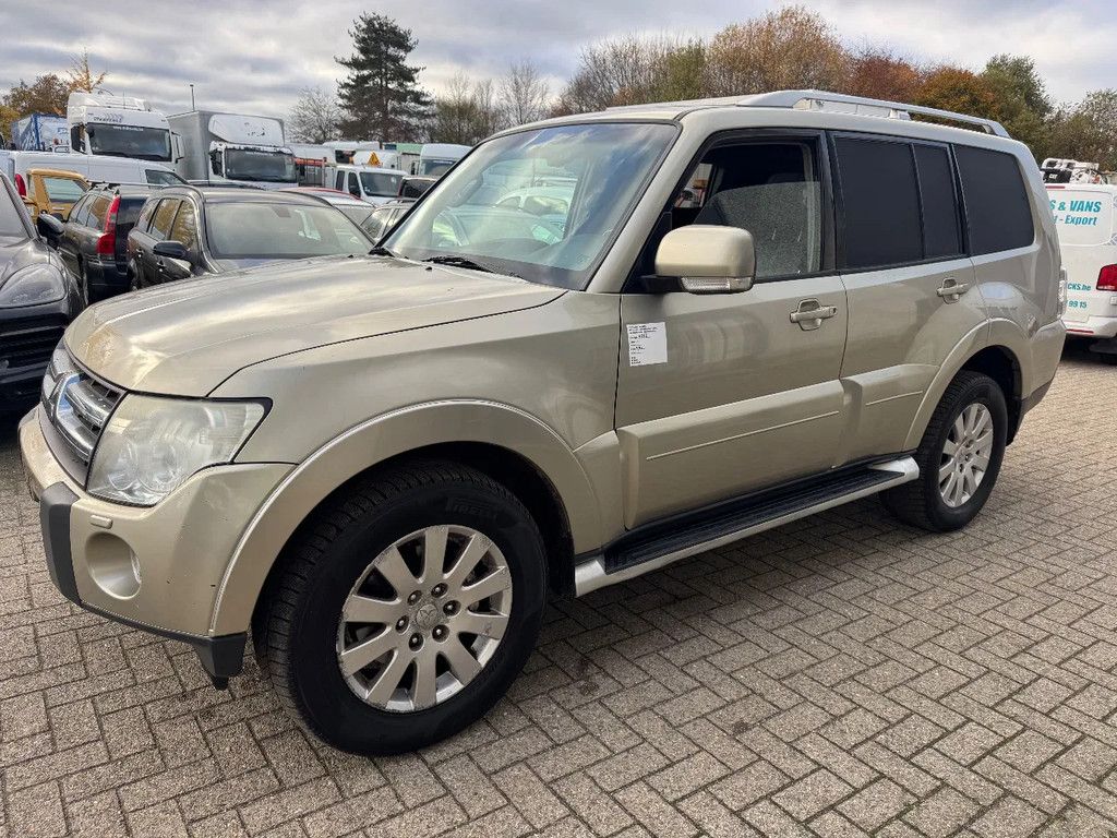 Mitsubishi PAJERO **3200TD-AUTOMAAT-AC-TOPSHAPE-LICHTE VRACHT**