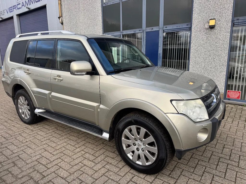 Mitsubishi PAJERO **3200TD-AUTOMAAT-AC-TOPSHAPE-LICHTE VRACHT**