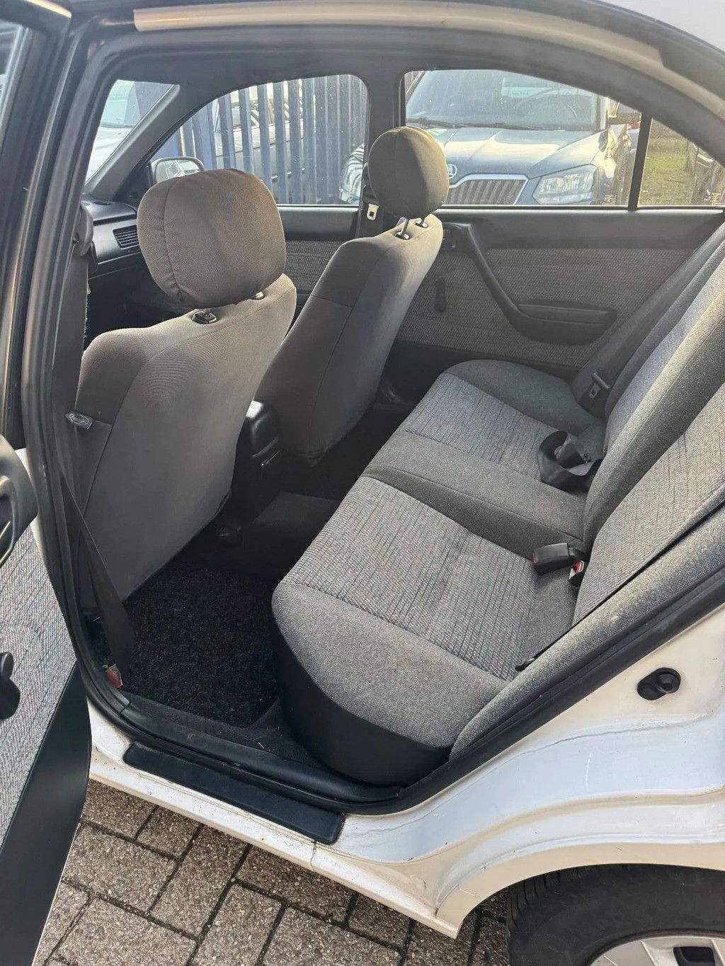 Toyota Carina E **1600XLI-VERRY CLEAN**