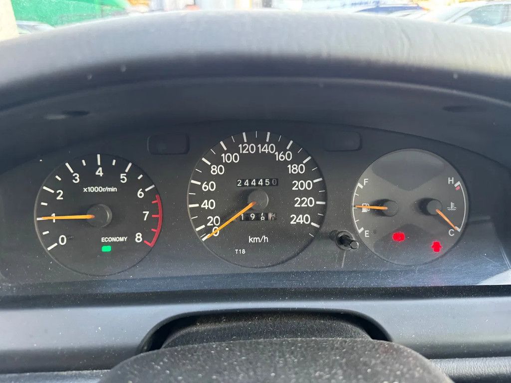 Toyota Carina E **1600XLI-VERRY CLEAN**