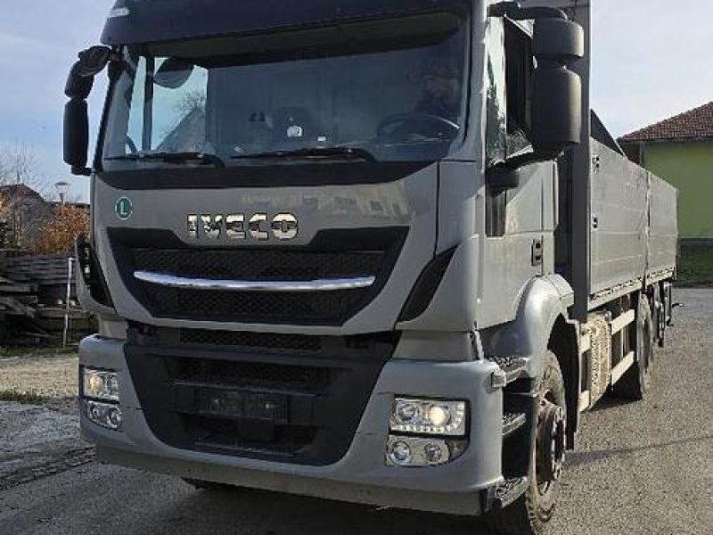 Iveco Stralis 6x2 Baustoffpritsche mit Hiab 228-E5 Kran