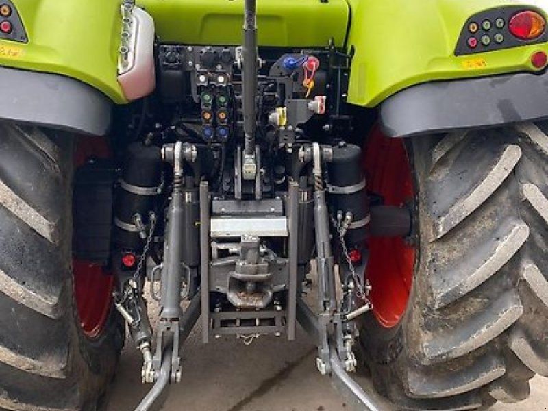 Claas ARION 470 CIS+ mit Frontlader