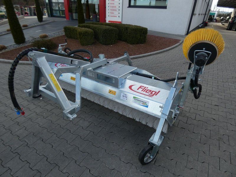 Fliegl AgroCenter Kehrmaschine 2300