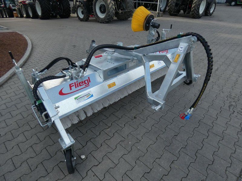 Fliegl AgroCenter Kehrmaschine 2300