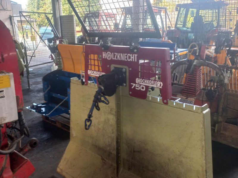 Holzknecht HS 750