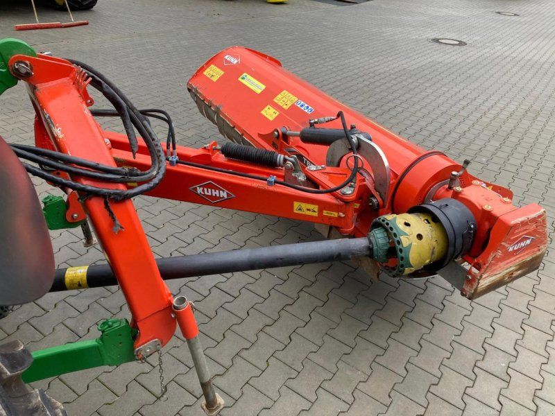 Kuhn TBES 262