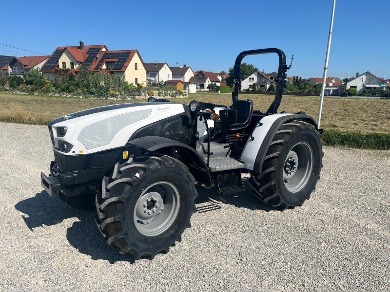 Deutz-Fahr 5105 TB GS / Lambo Strike 105 TB GS in weiß