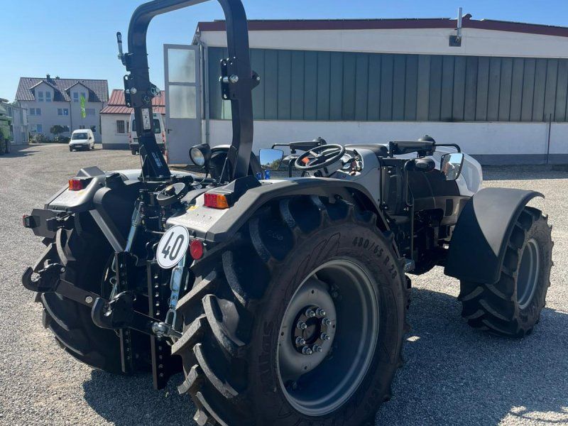 Deutz-Fahr 5105 TB GS / Lambo Strike 105 TB GS in weiß