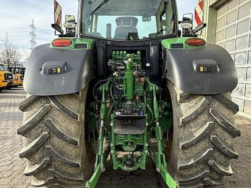 John Deere 6215R Premium