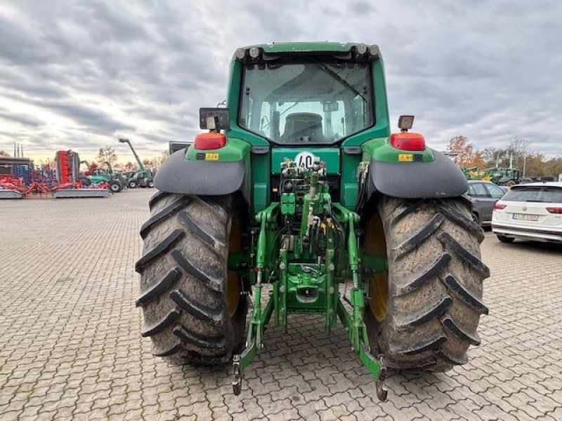 John Deere 6820