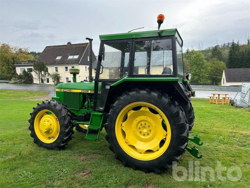 John Deere 2140